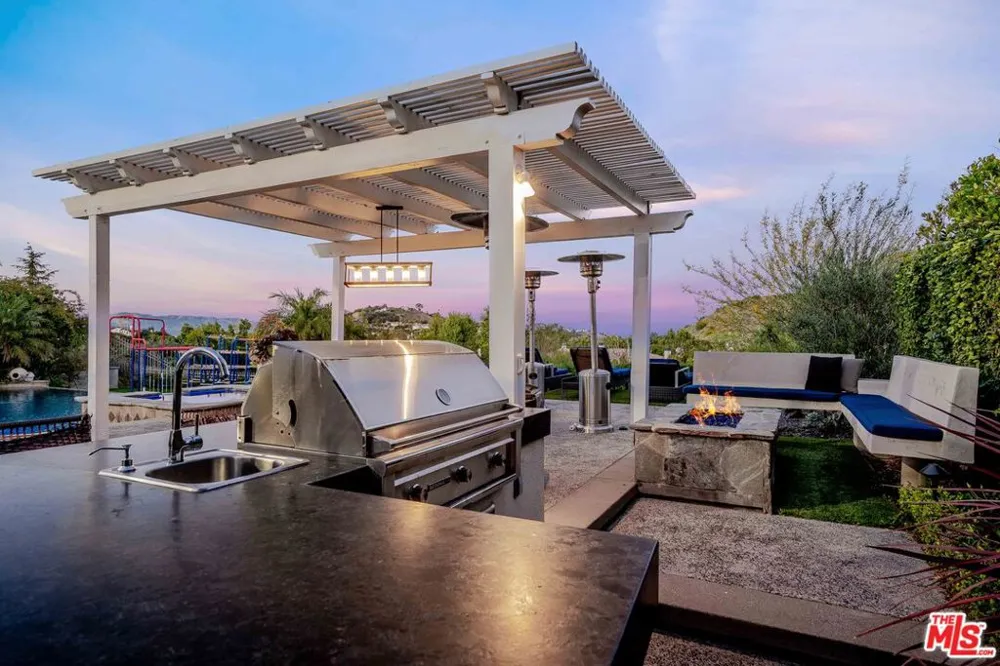3880 Prado Del Trigo Calabasas, CA 91302