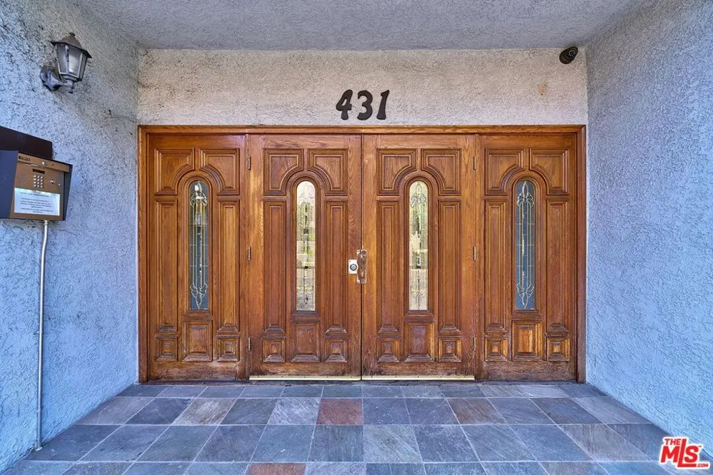 431 S Kingsley Drive #205 Los Angeles, CA 90020
