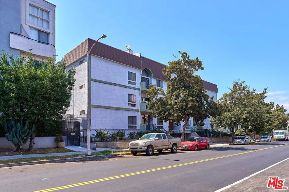431 S Kingsley Drive #205 Los Angeles, CA 90020