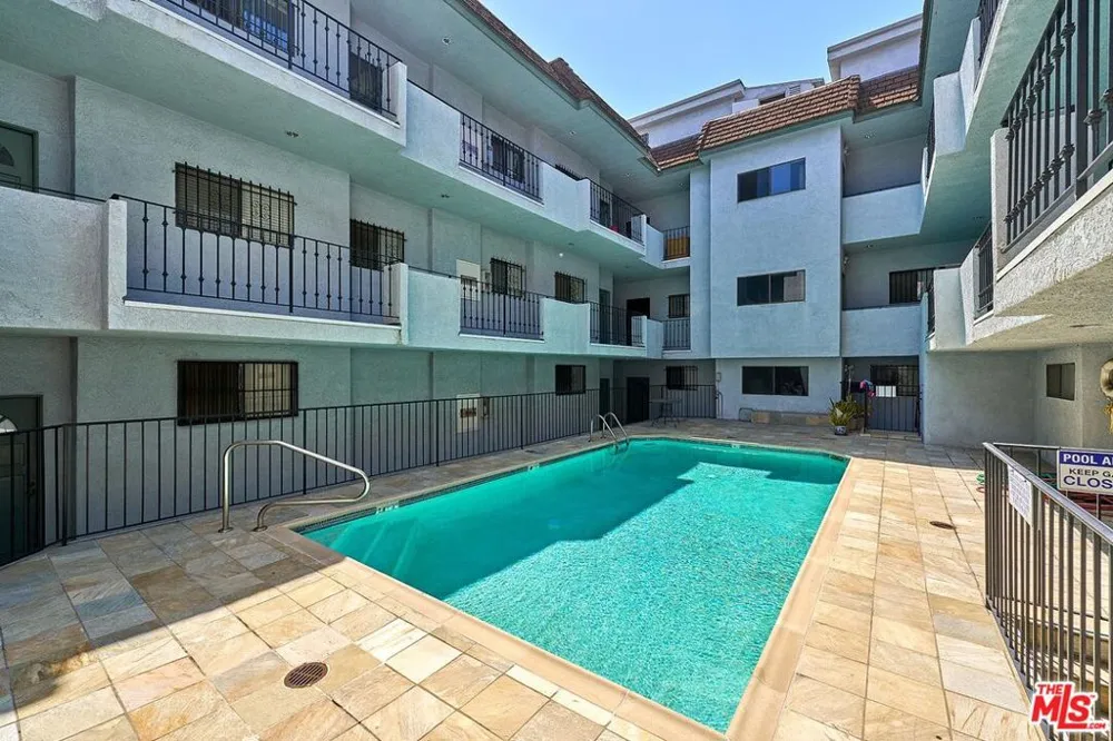 431 S Kingsley Drive #205 Los Angeles, CA 90020