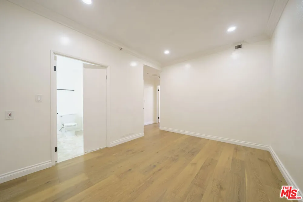 600 W 9th Street #1502 Los Angeles, CA 90015