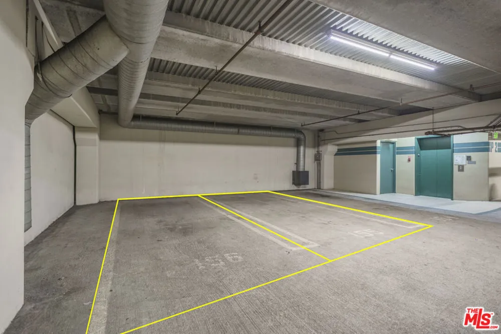 600 W 9th Street #1502 Los Angeles, CA 90015