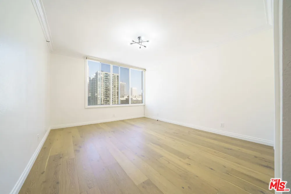 600 W 9th Street #1502 Los Angeles, CA 90015