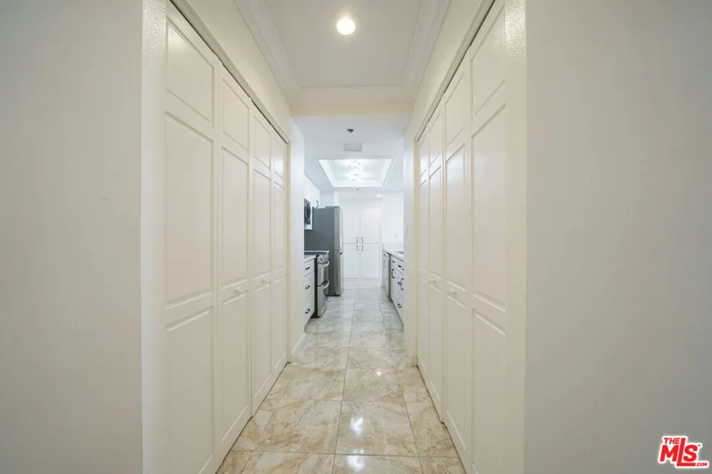 600 W 9th Street #1502 Los Angeles, CA 90015
