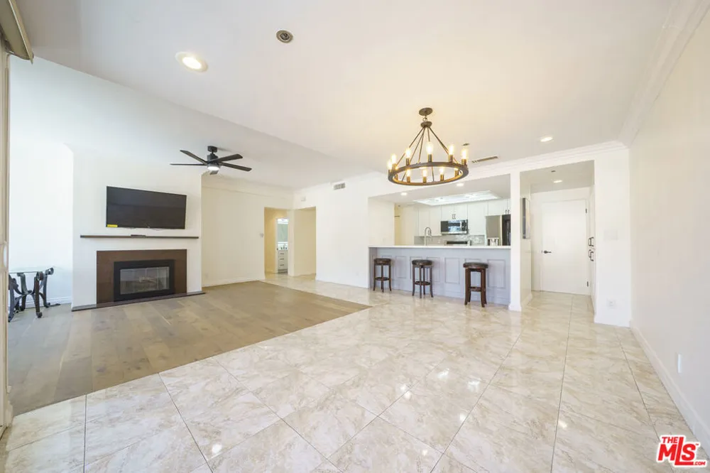 600 W 9th Street #1502 Los Angeles, CA 90015