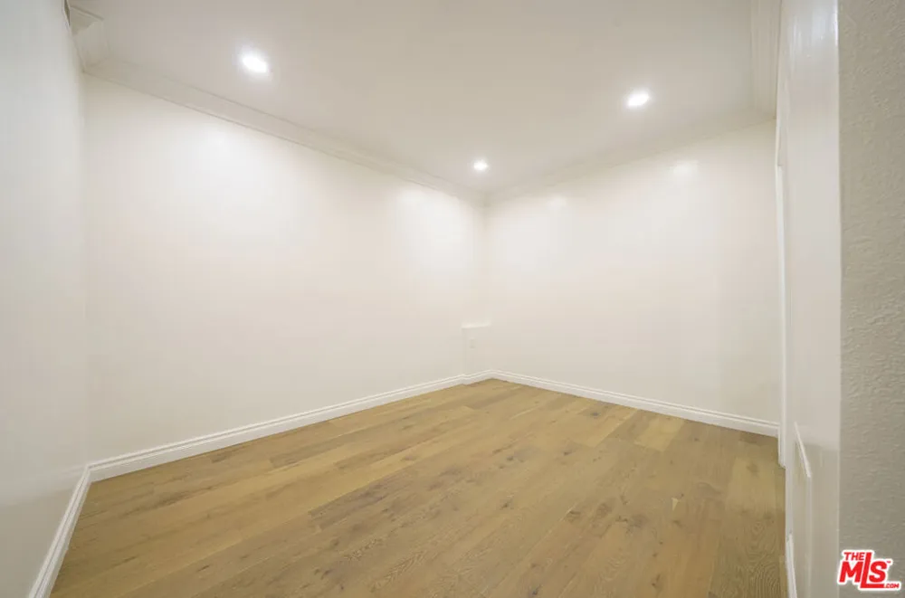 600 W 9th Street #1502 Los Angeles, CA 90015