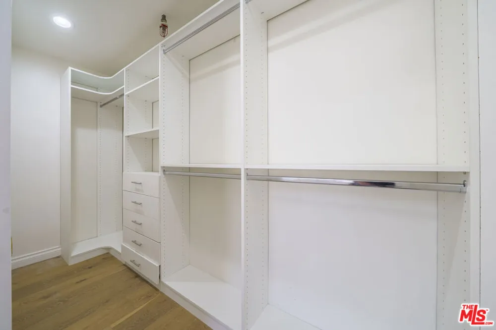 600 W 9th Street #1502 Los Angeles, CA 90015