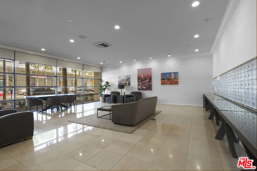 600 W 9th Street #1502 Los Angeles, CA 90015