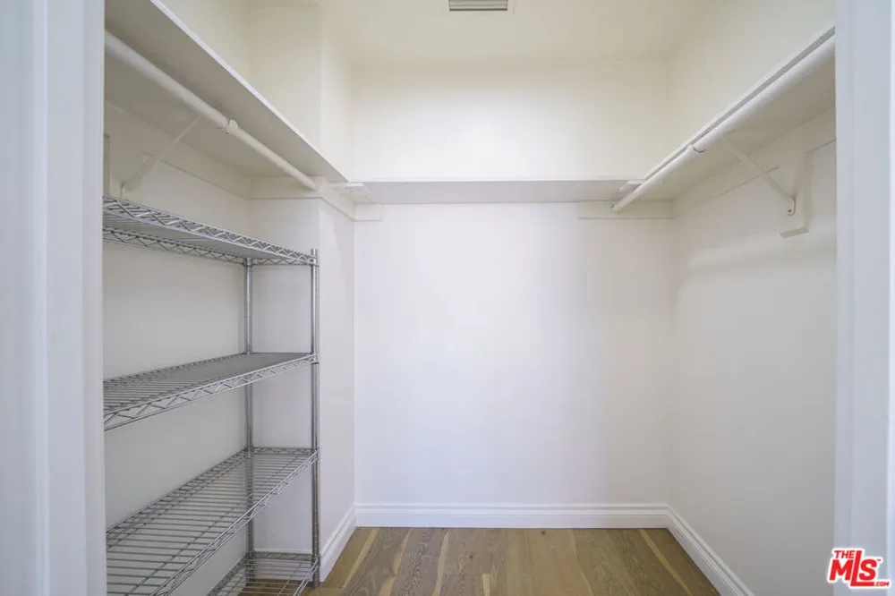 600 W 9th Street #1502 Los Angeles, CA 90015
