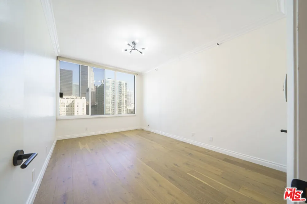600 W 9th Street #1502 Los Angeles, CA 90015