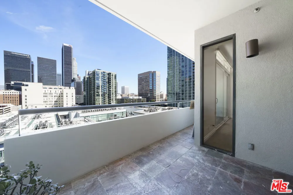 600 W 9th Street #1502 Los Angeles, CA 90015