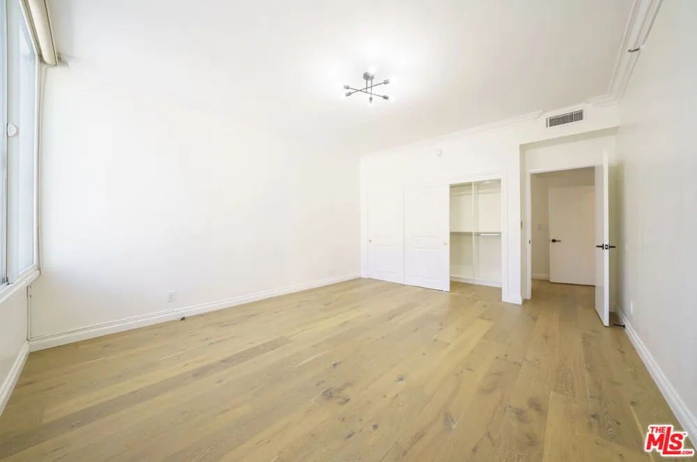 600 W 9th Street #1502 Los Angeles, CA 90015