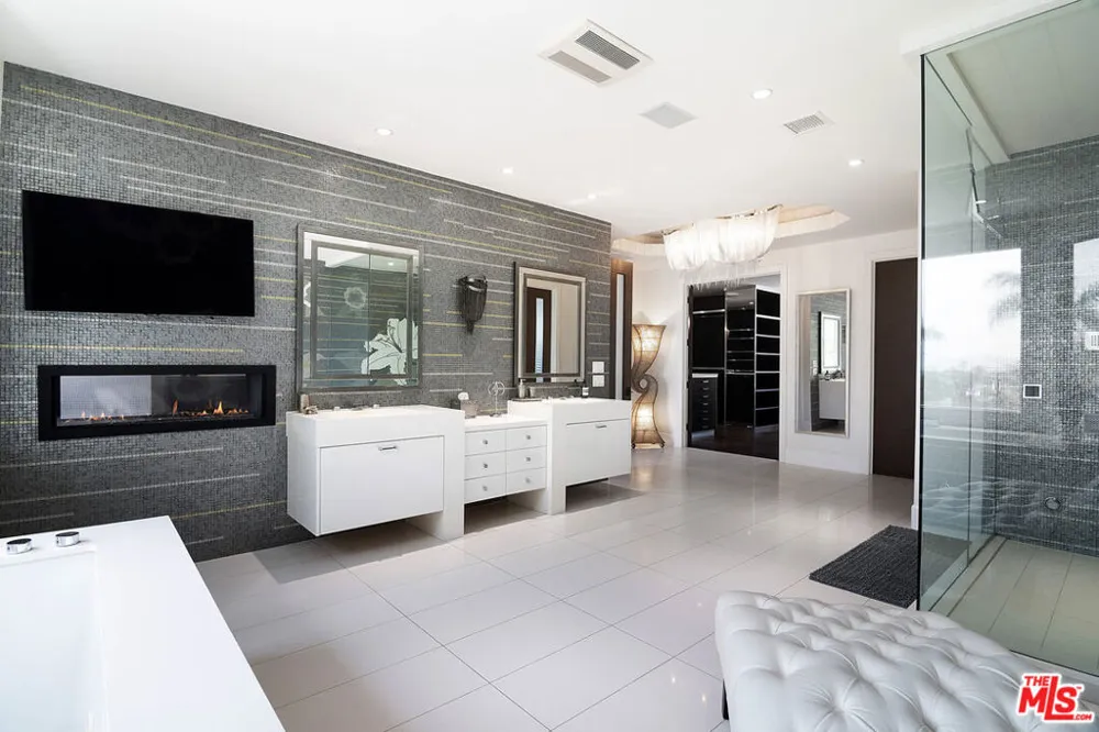 25522 COLETTE WAY Calabasas, CA 91302