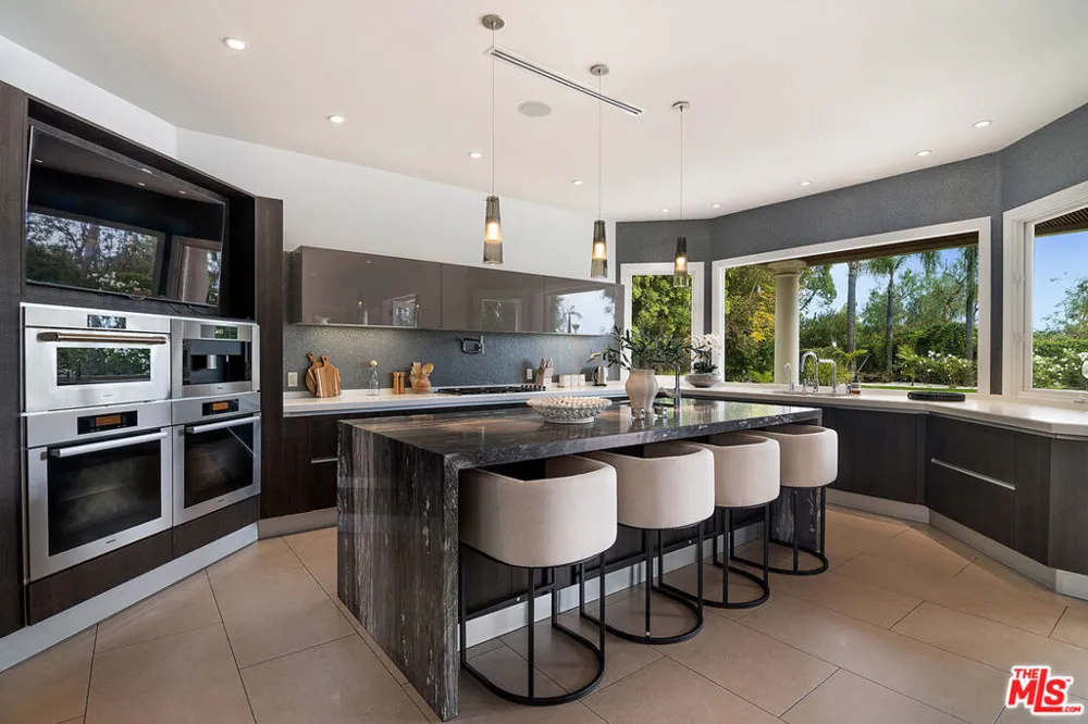 25522 COLETTE WAY Calabasas, CA 91302