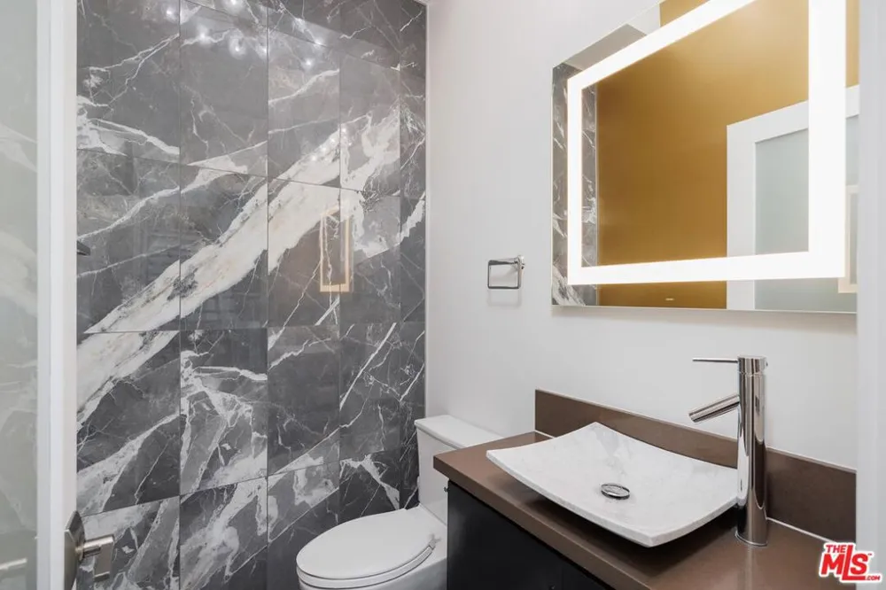 11698 Picturesque Drive Studio City, CA 91604