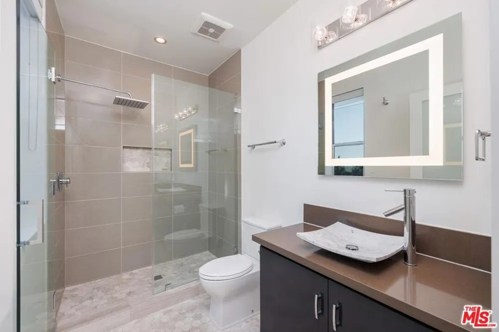 11698 Picturesque Drive Studio City, CA 91604