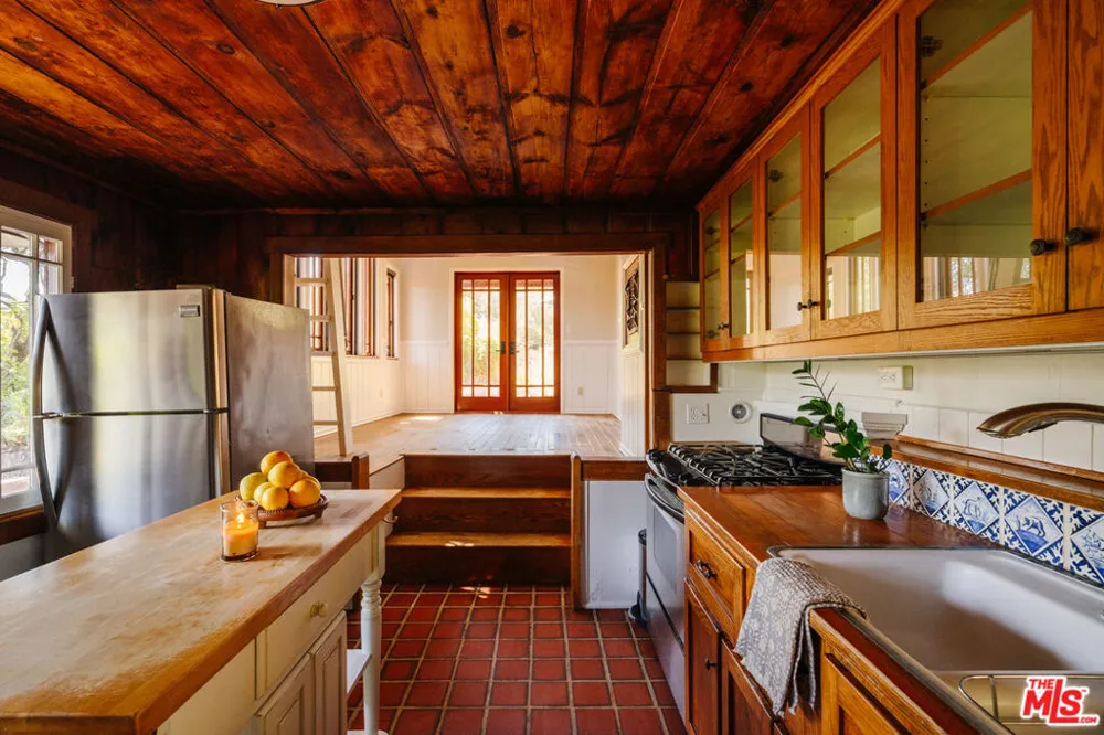 19559 Cave Way Topanga, CA 90290