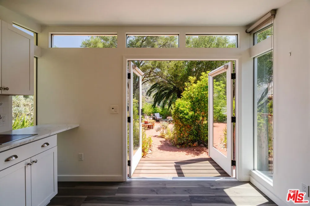 19559 Cave Way Topanga, CA 90290