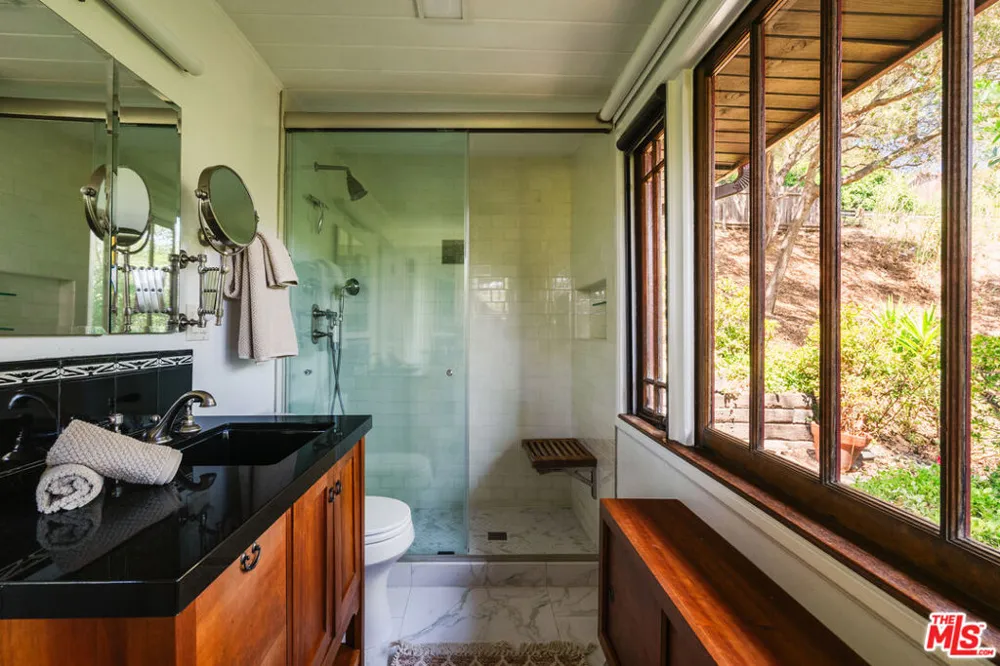 19559 Cave Way Topanga, CA 90290