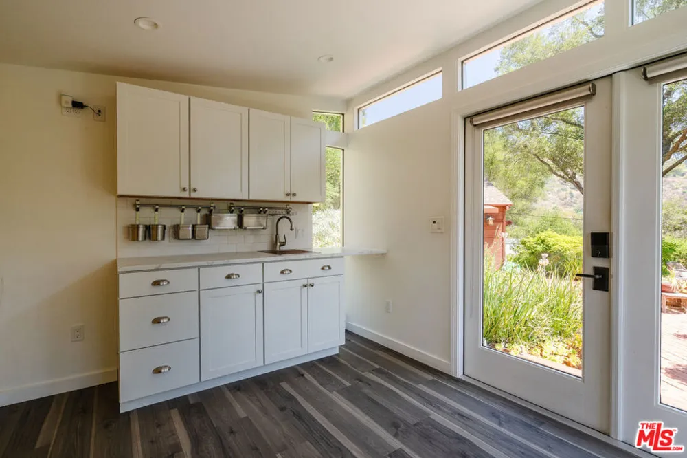 19559 Cave Way Topanga, CA 90290