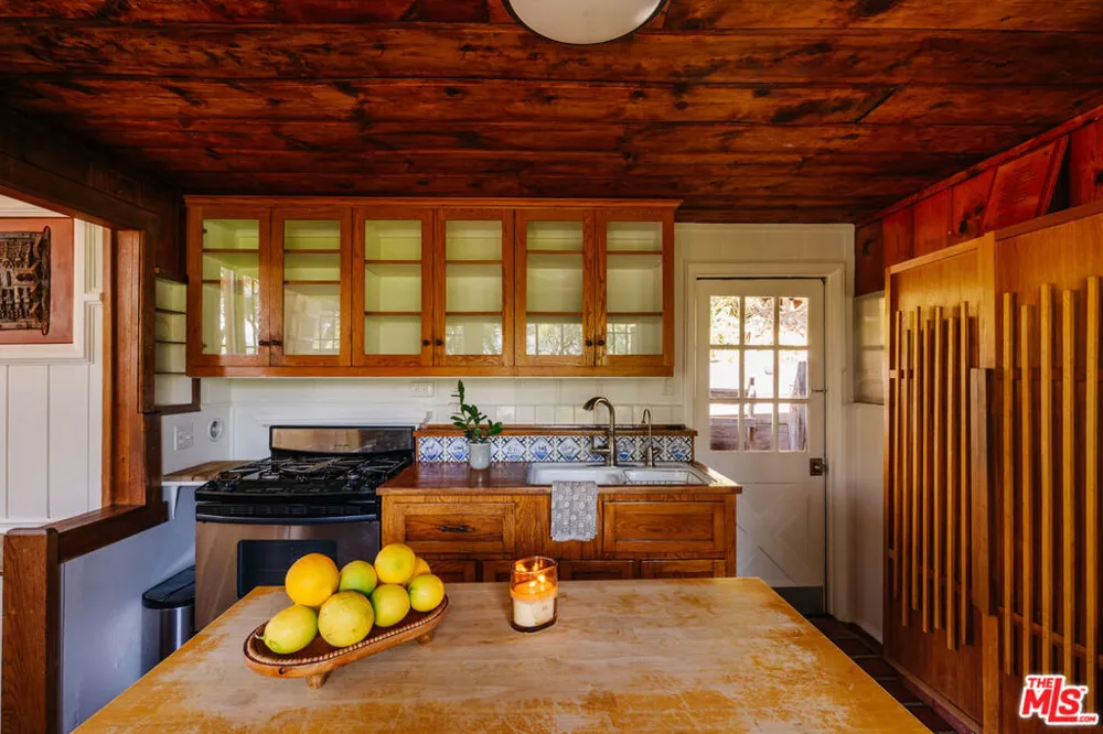 19559 Cave Way Topanga, CA 90290