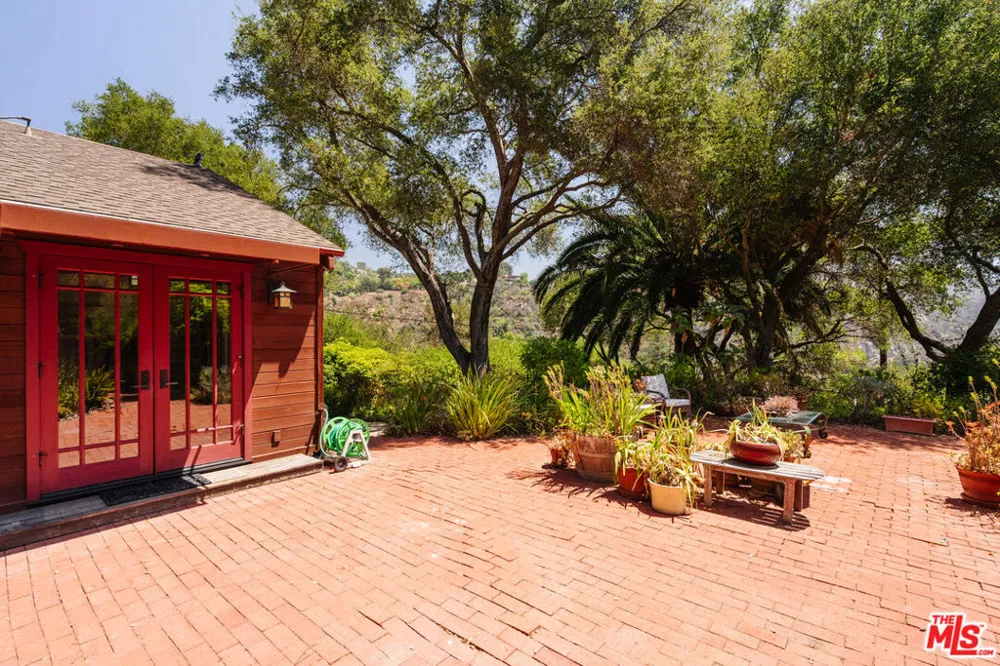 19559 Cave Way Topanga, CA 90290