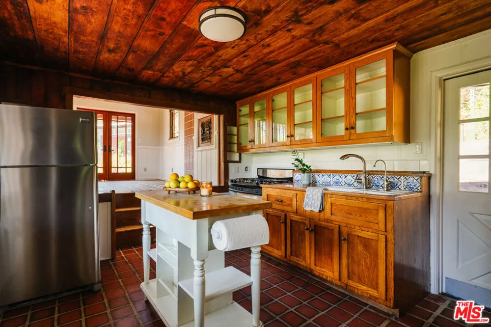 19559 Cave Way Topanga, CA 90290