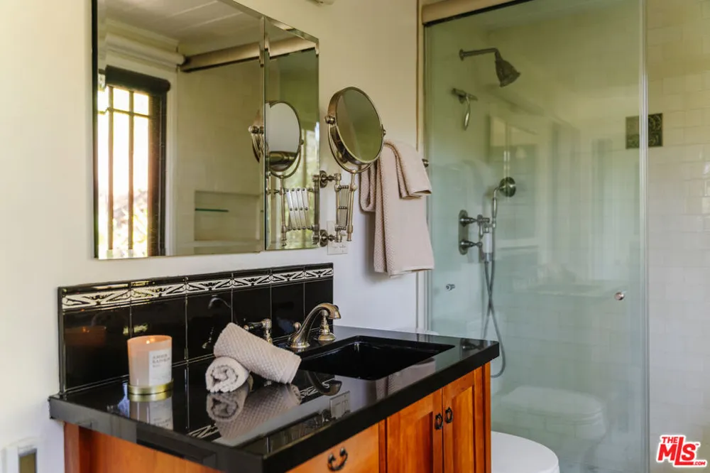 19559 Cave Way Topanga, CA 90290