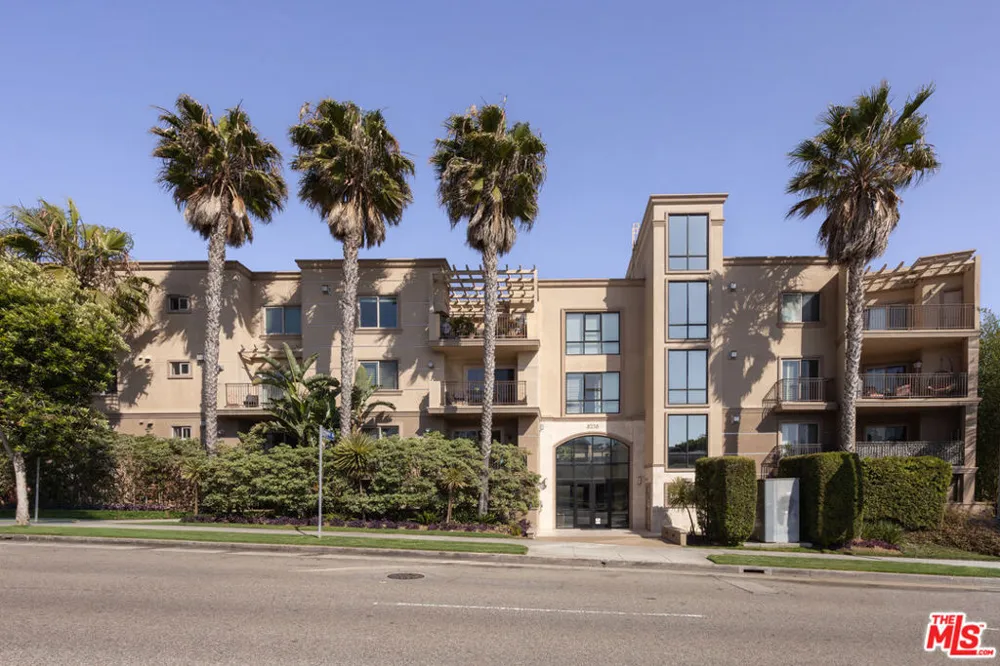 8238 W Manchester Avenue #206 Playa del Rey, CA 90293