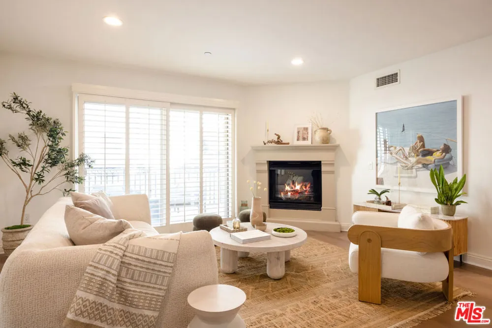 8238 W Manchester Avenue #206 Playa del Rey, CA 90293