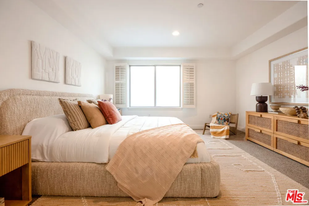 8238 W Manchester Avenue #206 Playa del Rey, CA 90293