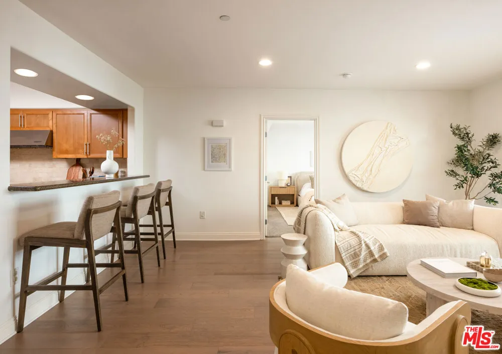 8238 W Manchester Avenue #206 Playa del Rey, CA 90293