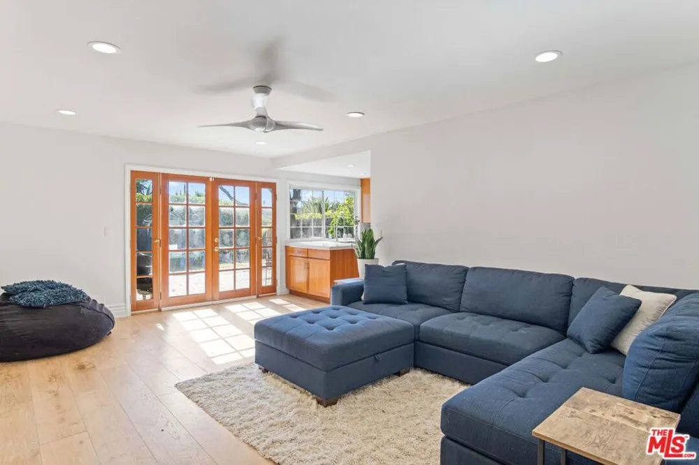 176 Longfellow Street Thousand Oaks, CA 91360