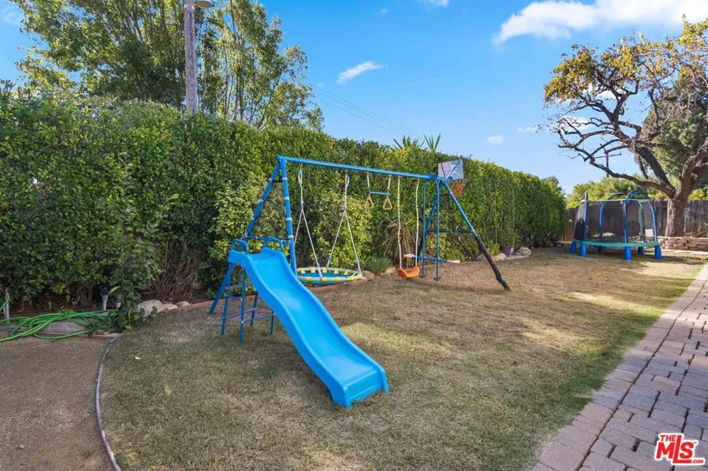 176 Longfellow Street Thousand Oaks, CA 91360