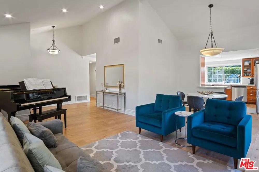 176 Longfellow Street Thousand Oaks, CA 91360