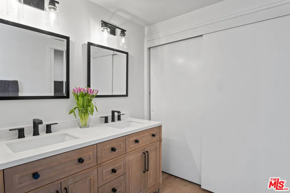 176 Longfellow Street Thousand Oaks, CA 91360