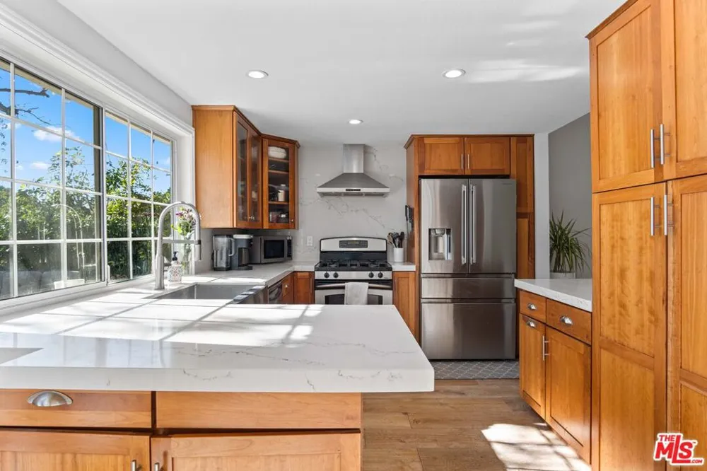 176 Longfellow Street Thousand Oaks, CA 91360