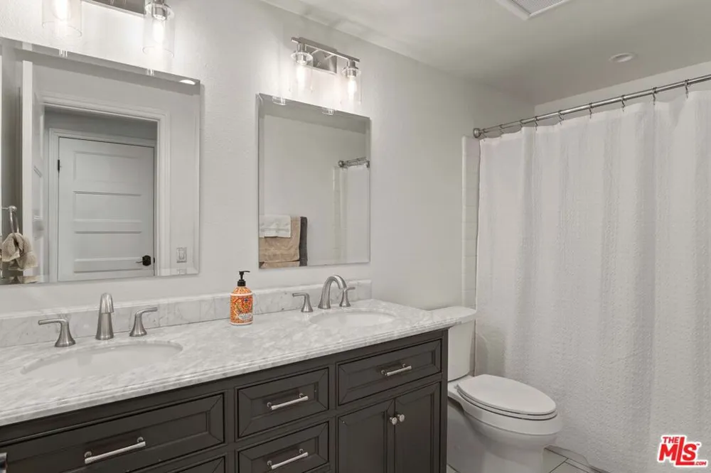 176 Longfellow Street Thousand Oaks, CA 91360