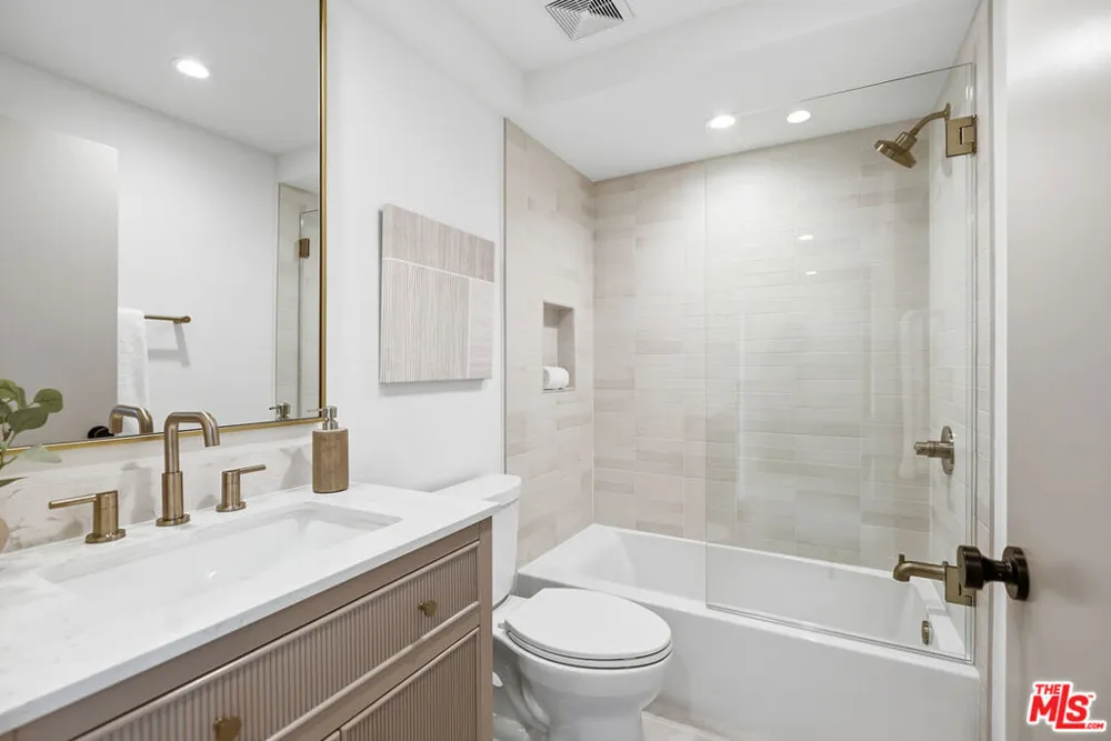 4800 La Villa Marina #C Marina del Rey, CA 90292