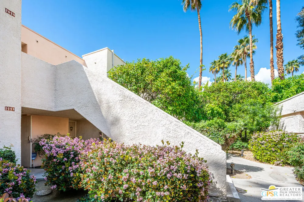 2094 Normandy Court Palm Springs, CA 92264