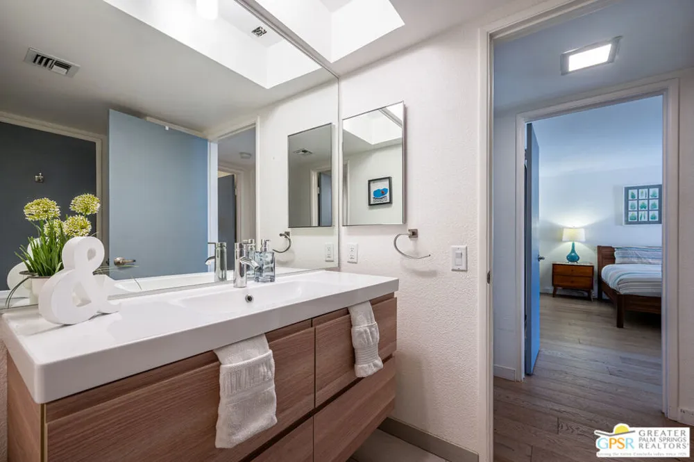 2094 Normandy Court Palm Springs, CA 92264