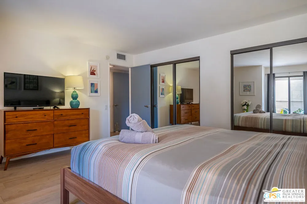 2094 Normandy Court Palm Springs, CA 92264