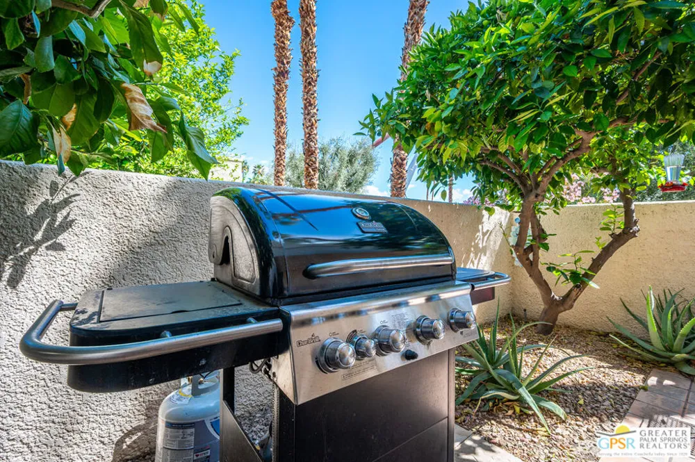 2094 Normandy Court Palm Springs, CA 92264