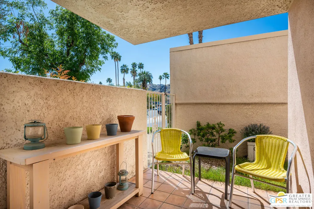 2094 Normandy Court Palm Springs, CA 92264