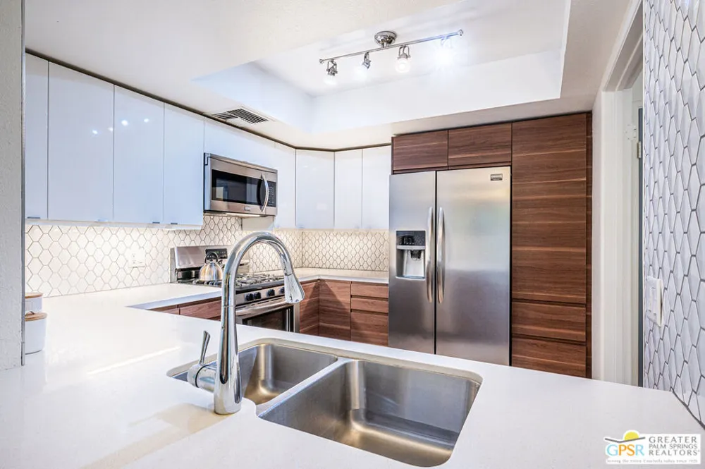 2094 Normandy Court Palm Springs, CA 92264