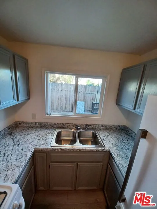 45045 W Redwood Avenue Lancaster, CA 93534