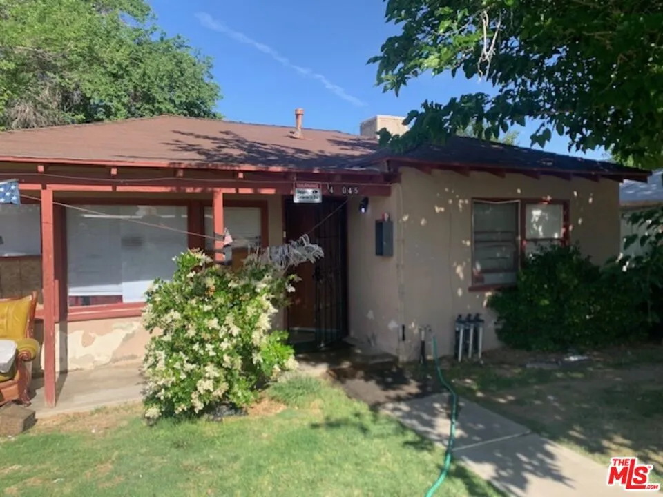 45045 W Redwood Avenue Lancaster, CA 93534