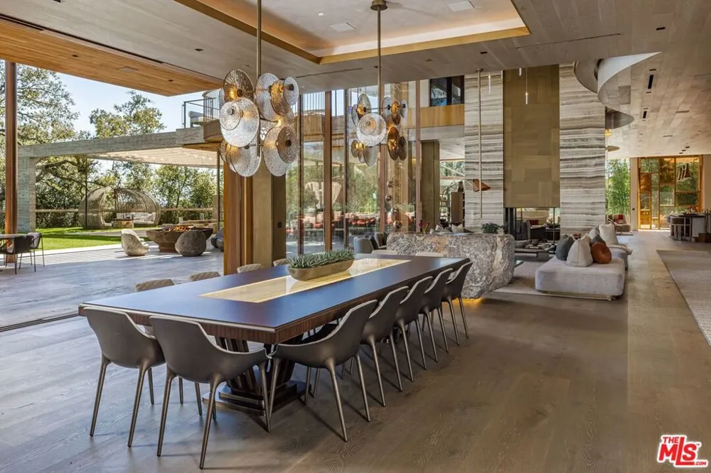 607 Siena Way Los Angeles, CA 90077