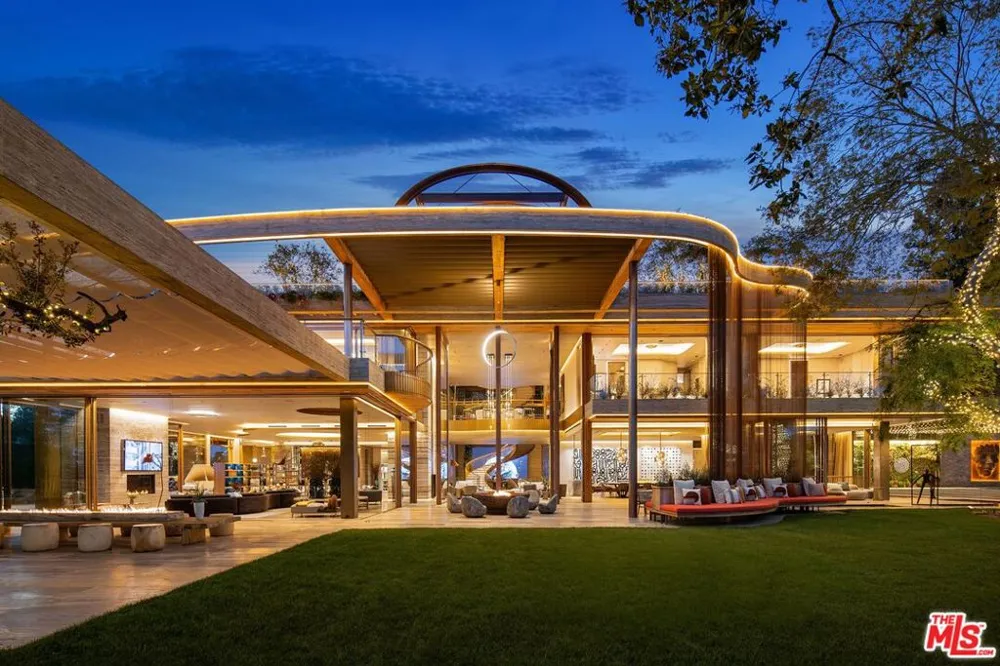 607 Siena Way Los Angeles, CA 90077