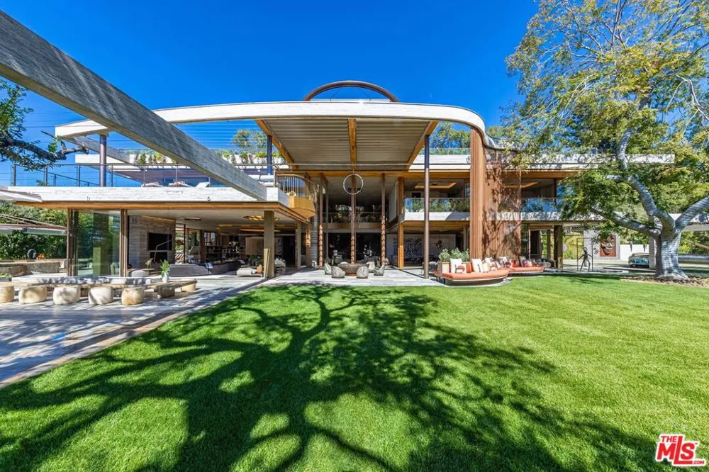 607 Siena Way Los Angeles, CA 90077
